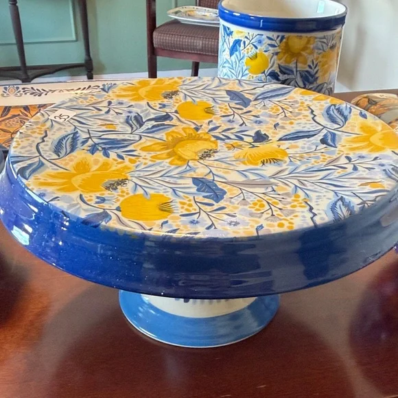 Fitz and Floyd White Ceramic Cake Plate - Picture 1 of 3